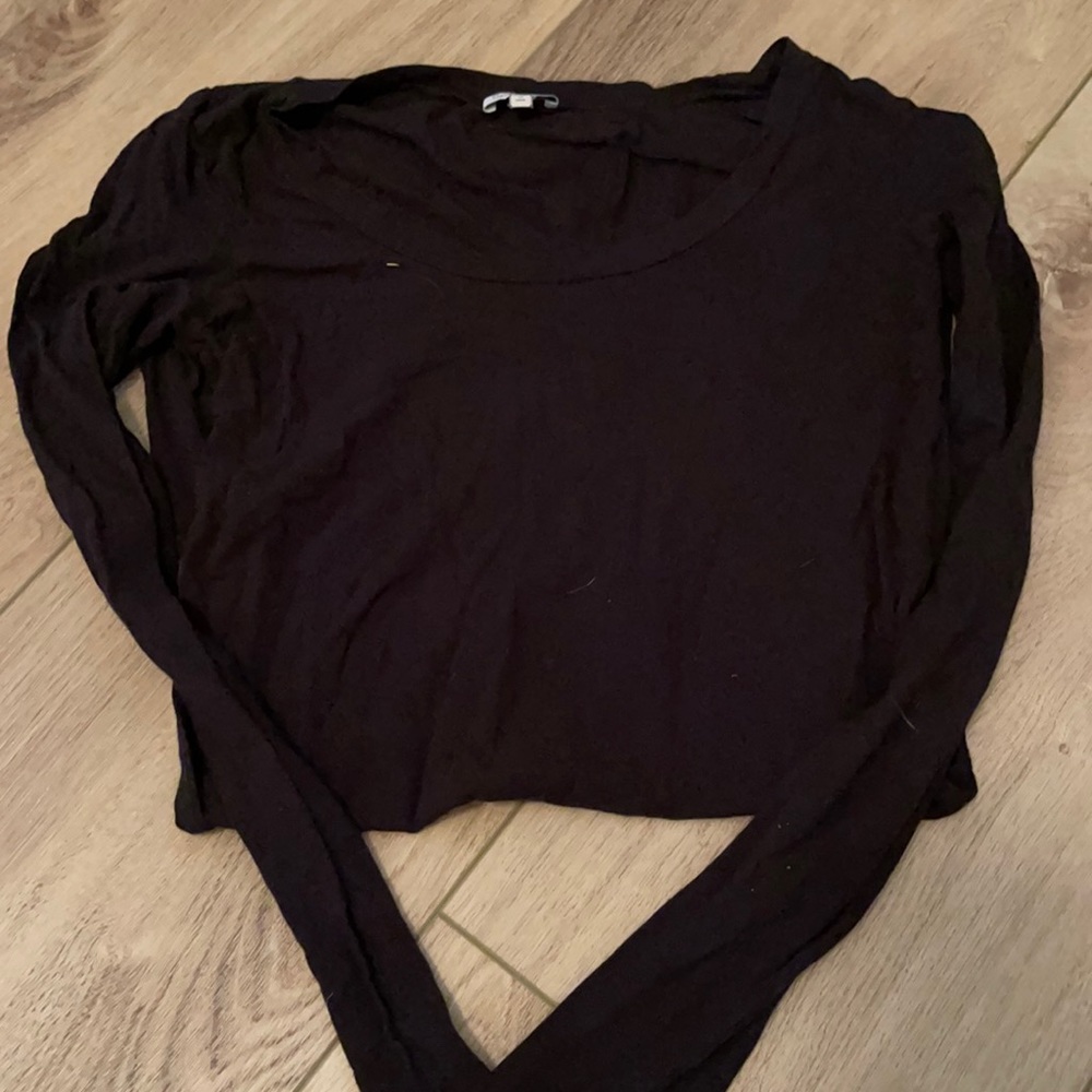 Black long sleeve tee shirt